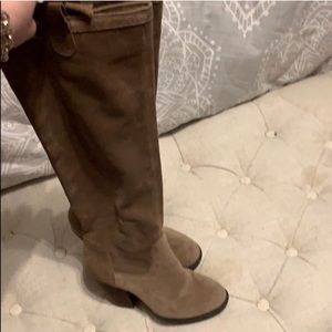 VINCE CAMUTO suede camel boots
